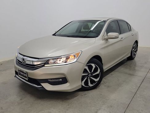 Used 2017 Honda Accord EX image 33