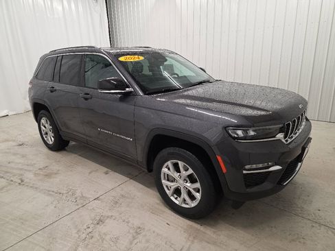 Used 2024 Jeep Grand Cherokee Limited AWD/4WD image 7