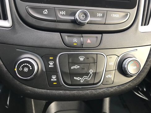 Used 2022 Chevrolet Malibu LS image 24