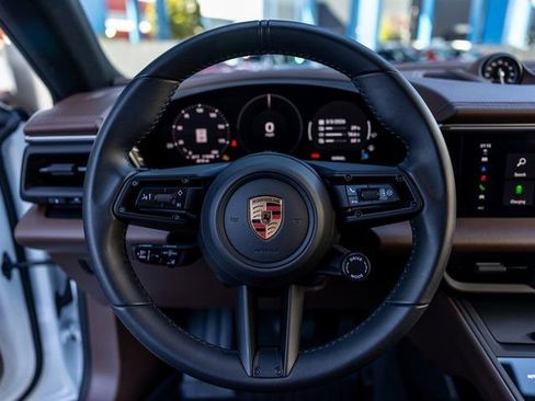 Certified 2025 Porsche Macan Electric RWD image 6