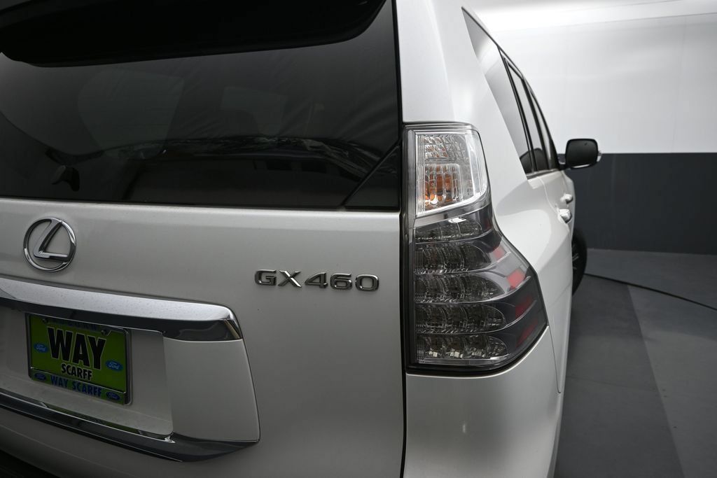 Used 2016 Lexus GX 460 w/ Premium Package AWD/4WD image 2