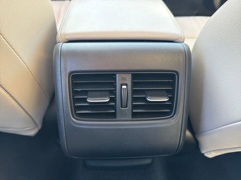 Used 2020 Honda Accord Touring image 18