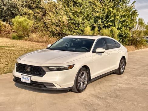 Used 2023 Honda Accord EX image 2