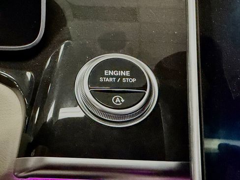 Used 2024 Mercedes-Benz S 580 4MATIC Sedan image 31