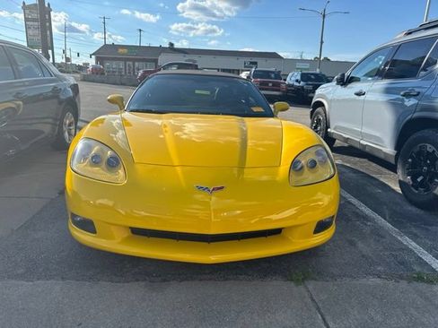 Used 2006 Chevrolet Corvette Convertible w/ Preferred Equipment Group RWD image 2