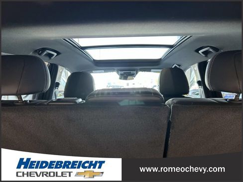 Used 2024 Chevrolet Blazer EV LT AWD/4WD image 32