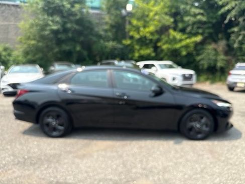 Used 2023 Hyundai Elantra SEL FWD image 16