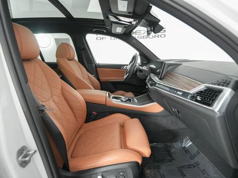 Used 2024 BMW X5 sDrive40i w/ M Sport Package image 19