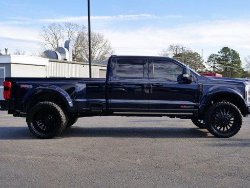 Used 2025 Ford F450 Platinum w/ FX4 Off-Road Package image 16