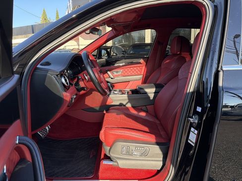 Used 2017 Bentley Bentayga AWD/4WD image 57