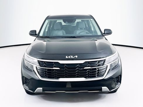 Used 2026 Kia Seltos LX FWD image 2