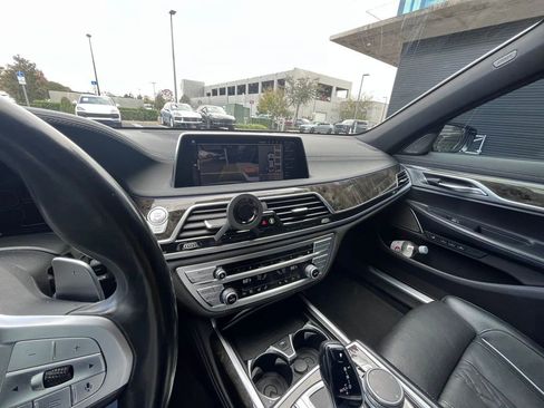 Used 2022 BMW 740i w/ M Sport Package image 14
