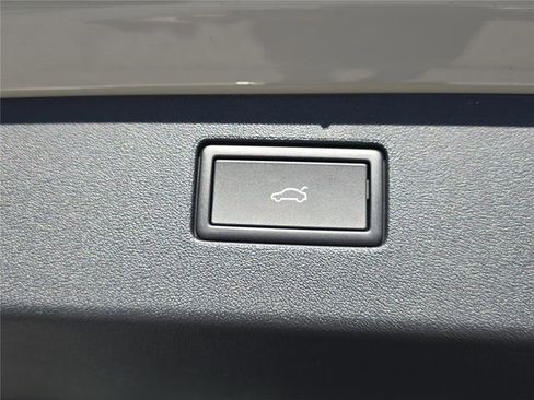 New 2026 Volkswagen Tiguan SEL R-Line image 26