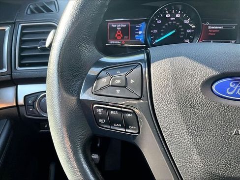 Used 2019 Ford Explorer XLT w/ Equipment Group 202A AWD/4WD image 23