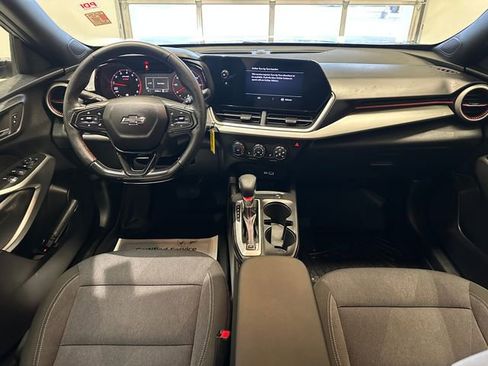 Used 2024 Chevrolet Trax RS image 8
