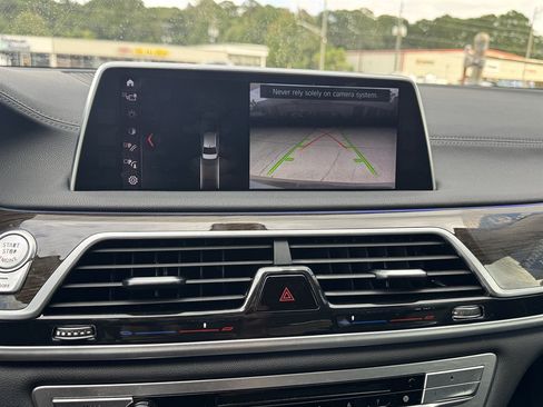 Used 2018 BMW 740i RWD image 13