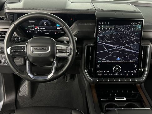 Used 2025 GMC Yukon Denali image 14