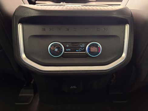 Used 2025 Ford Expedition Max Active AWD/4WD image 23