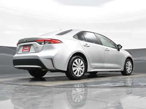Used 2020 Toyota Corolla LE image 30