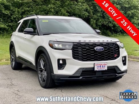 Used 2025 Ford Explorer ST image 9