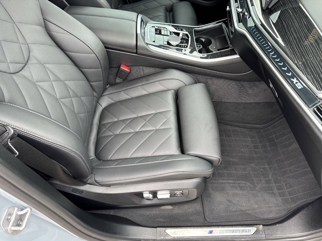 Used 2025 BMW X5 sDrive40i w/ M Sport Package RWD image 26