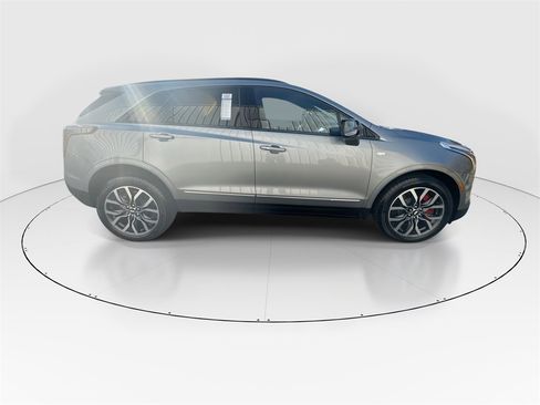 Used 2025 Cadillac XT5 Sportv w/ LPO, Floor Liner Package image 9