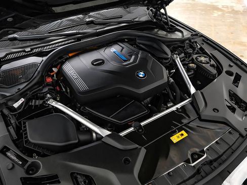 Used 2023 BMW 530e RWD image 49