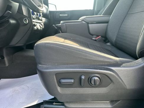 Used 2022 Chevrolet Silverado 1500 LT AWD/4WD image 16