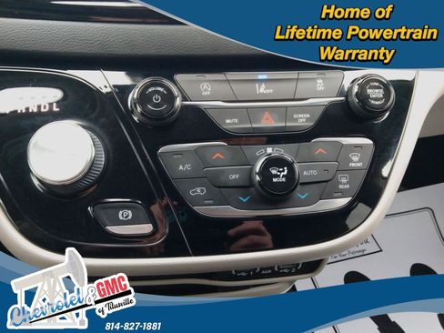 Used 2022 Chrysler Pacifica Touring-L image 24