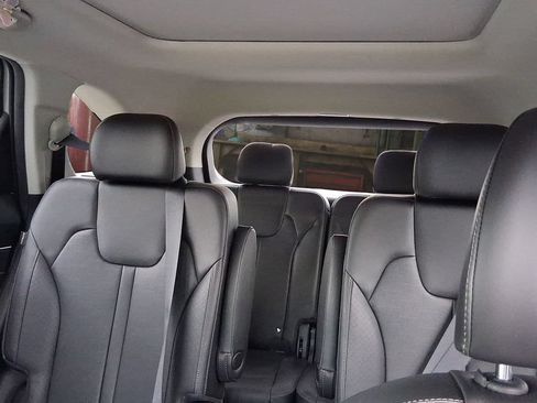 Used 2024 Kia Sorento SX FWD image 11