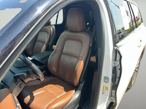 Used 2023 Lincoln Aviator Reserve w/ Elements Package Plus AWD/4WD image 11