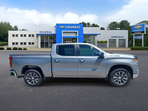 Used 2024 Chevrolet Silverado 1500 LT AWD/4WD image 3