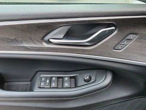 New 2025 Jeep Grand Cherokee Limited image 11