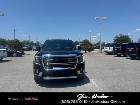 Used 2021 GMC Yukon SLT w/ Rear Media and Nav Package AWD/4WD image 3