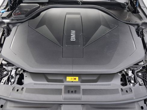 Used 2025 BMW i5 xDrive40 w/ Premium Package image 21