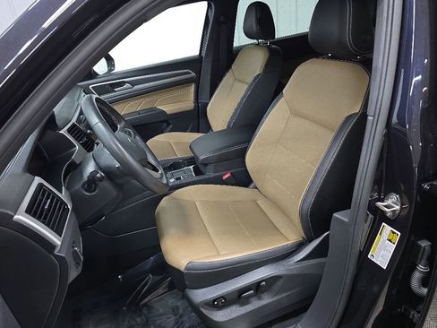 Used 2023 Volkswagen Atlas Cross Sport SE w/ Black Wheel Package FWD image 29