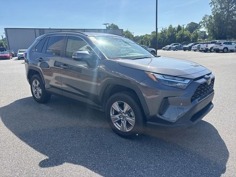 Used 2023 Toyota RAV4 XLE w/ Convenience Package FWD image 9