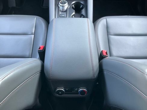 Used 2025 Ford Explorer Active w/ Active Comfort Package RWD image 27