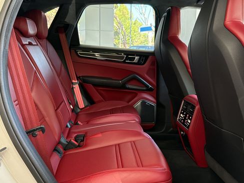 Used 2021 Porsche Cayenne GTS AWD/4WD image 30