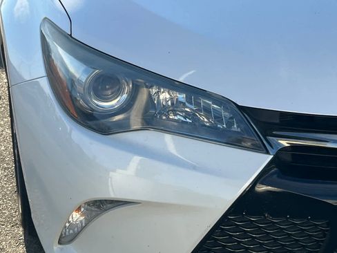 Certified 2016 Toyota Camry SE image 14