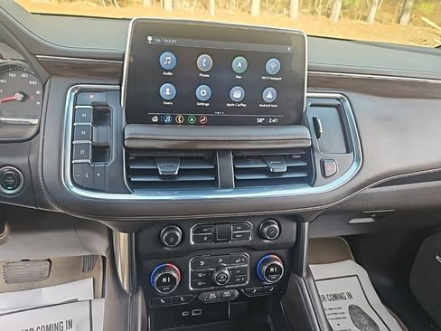 Used 2021 Chevrolet Tahoe LT w/ Luxury Package image 14