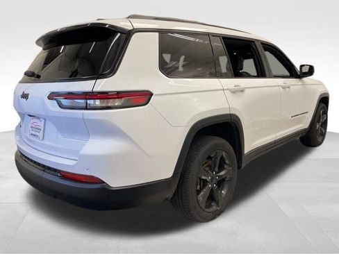 Used 2024 Jeep Grand Cherokee L Altitude image 8