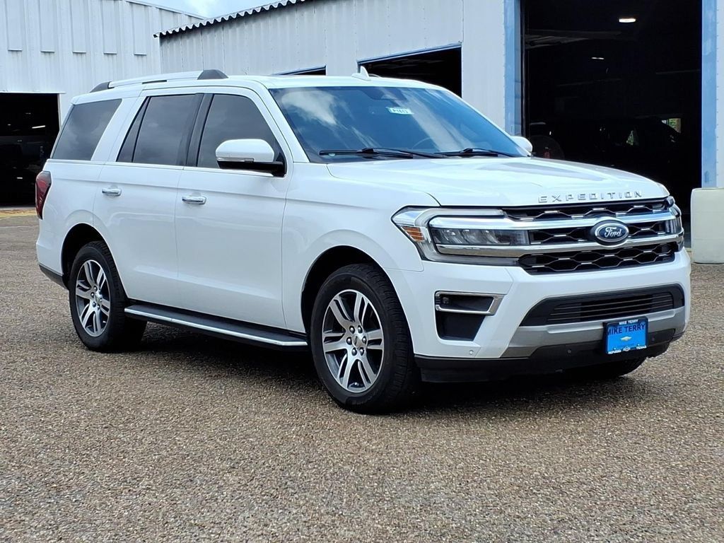 Used 2022 Ford Expedition Limited RWD image 6