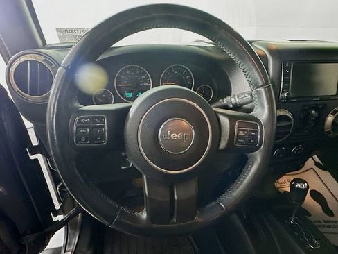 Used 2017 Jeep Wrangler Unlimited Sahara AWD/4WD image 14