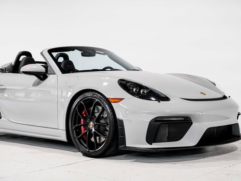 Used 2022 Porsche 718 Boxster Spyder RWD image 38