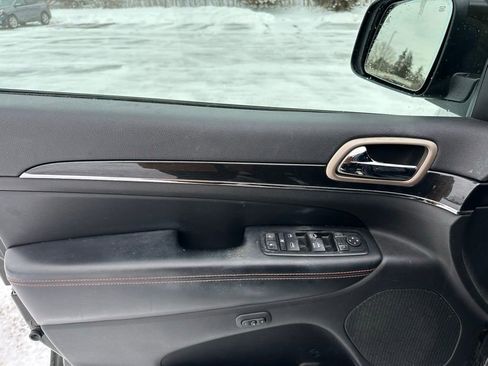 Used 2016 Jeep Grand Cherokee Limited 75th Anniversary image 14