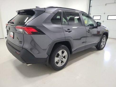 Used 2022 Toyota RAV4 XLE AWD/4WD image 6