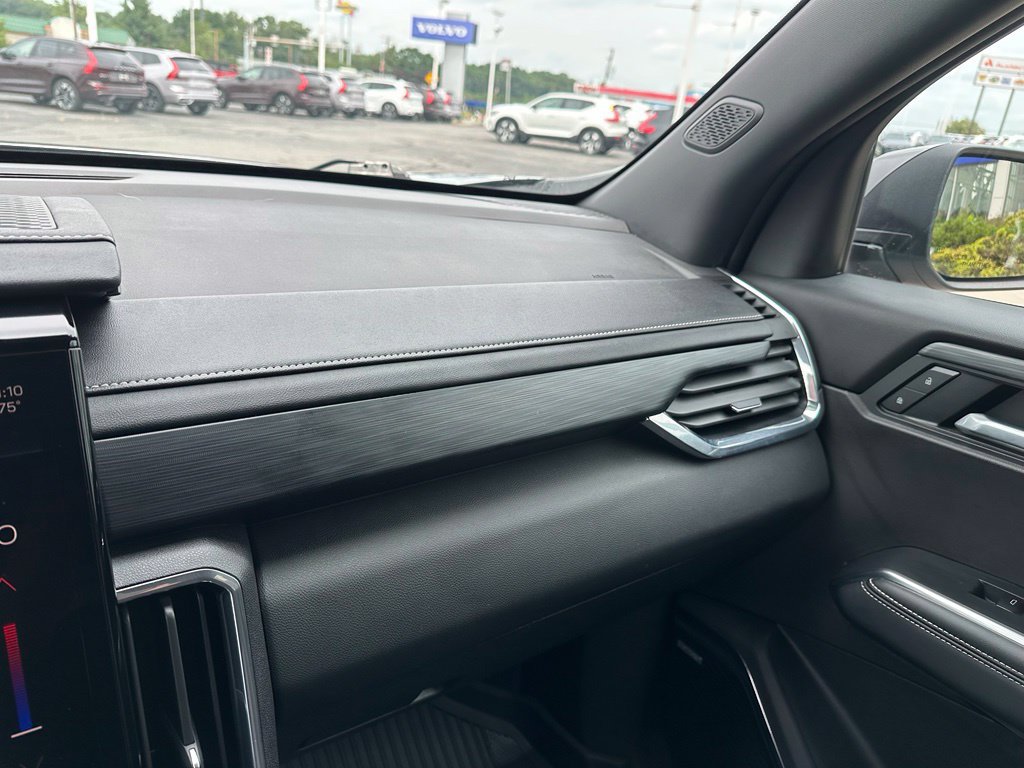 Used 2026 GMC Acadia Elevation w/ LPO, Floor Liner Package AWD/4WD image 33