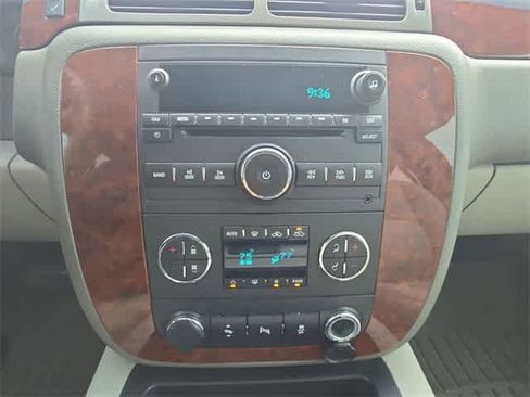 Used 2013 Chevrolet Avalanche LT w/ All-Star Edition image 27