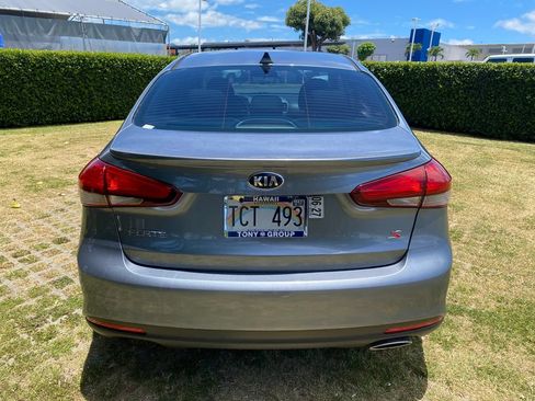 Used 2017 Kia Forte S w/ S Premium Package FWD image 6